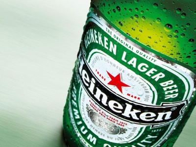 Heineken США празднует Рождество с караоке, привлекая публику