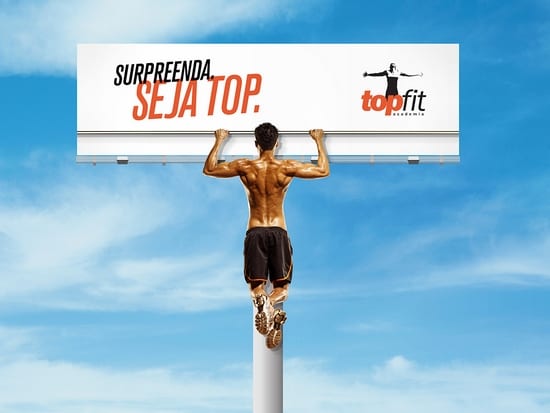Бразильский фитнес-клуб Topfit устроил спортивную площадку в наружной и транзитной рекламе