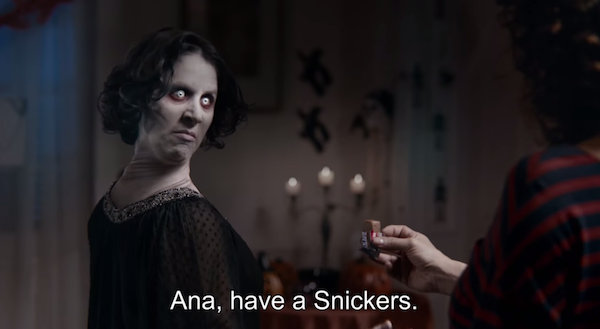 Призраки Хэллоуина в рекламе Snickers