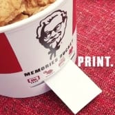 KFC создала «фото ведро» для крыльев