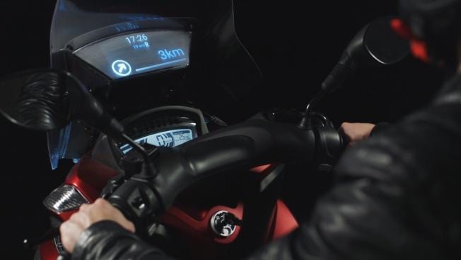 Samsung придумал, как заставить мотоциклистов смотреть на дорогу