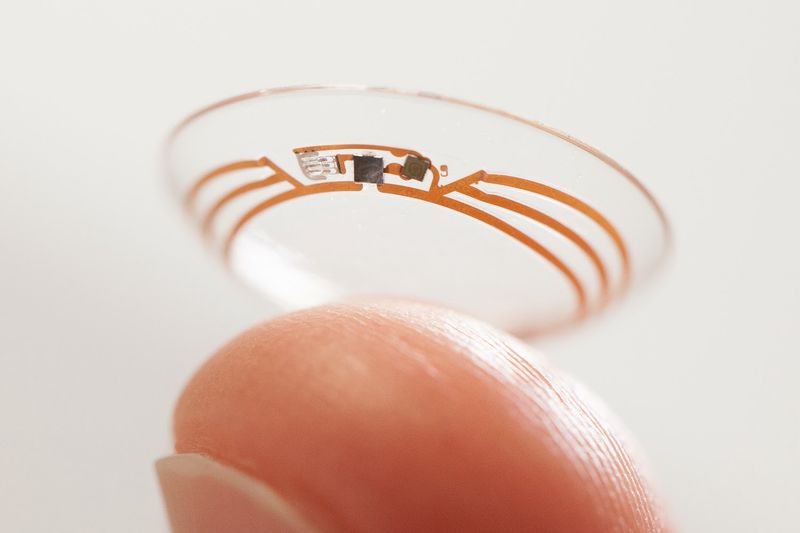 Samsung запатентовала умные контактные линзы
