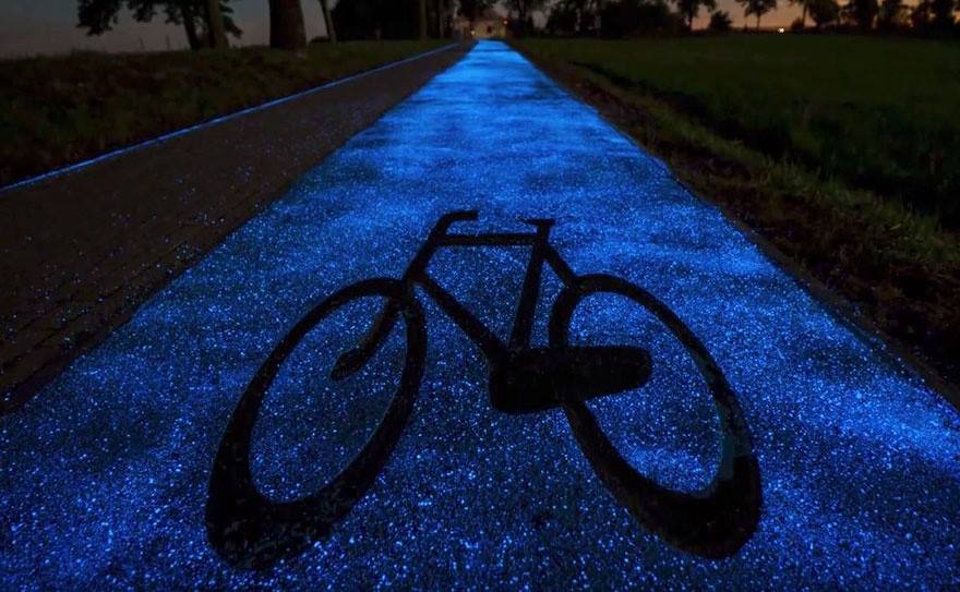 TPA Sp. z o.o создали велосипедные дорожки, которые светятся в темноте.