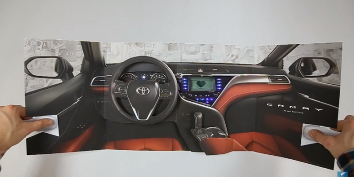 Toyota запустила в журнале InStyle объемную рекламу