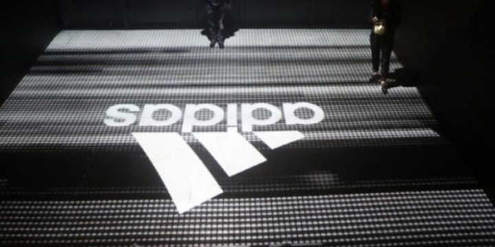 Adidas увеличит расходы на развитие онлайн-продаж и продолжит закрывать магазины