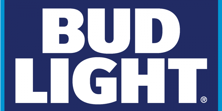 Bud Light поддержал футбольную команду умными холодильниками с пивом