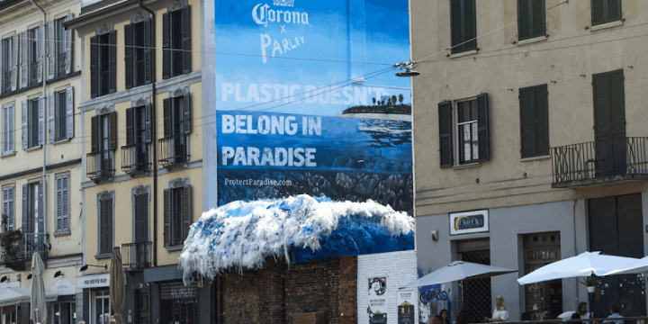 Corona будет принимать пластик в качестве оплаты в рамках борьбы с загрязнением океанов