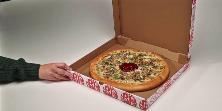 Boston Pizza создали к Рождеству поющую коробку