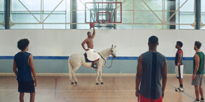 Old Spice воссоздал свою первую вирусную рекламу