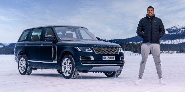 Ентоні Джошуа та Range Rover створили гігантський витвір снігового мистецтва