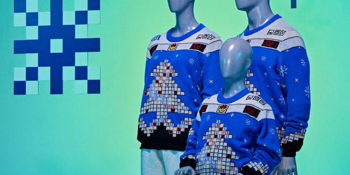 Microsoft начала продажи новых рождественских свитеров — с узором в стиле игры «Сапёр» за $75